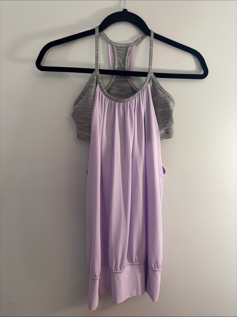 Lululemon No Limit lilac workout top